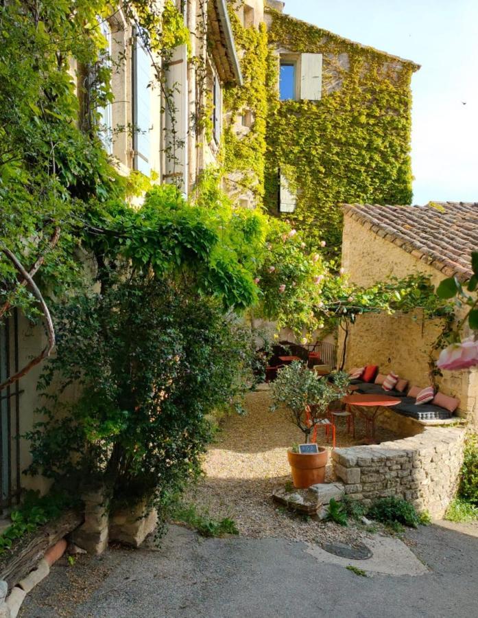La Maison Pres De La Fontaine Saignon Exterior photo